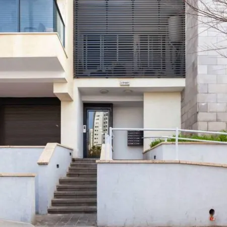 Beachside 3Br l Huge Patio and Parking l Mamad