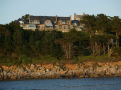 Manoir de Lan Kérellec - Relais & Châteaux - Etoilé Michelin Hotels in Trebeurden