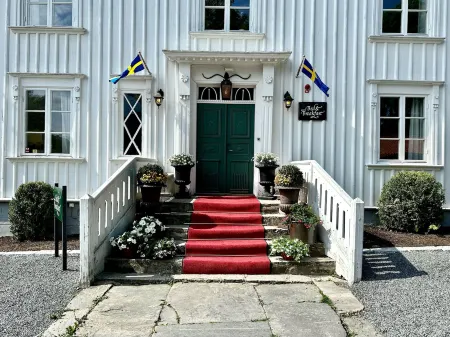 Kinna Bed & Breakfast Отели в г. Марк