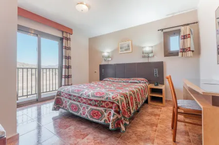 Hotel Mora Отели в г. Гудар-Хаваламбре