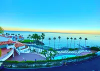 Catalina Honeymoon adventure, 1-bedroom 2 baths with A/C and golf car!