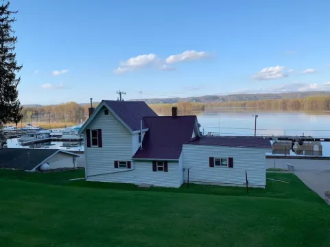 Charming House with Amazing Views! Next to Marina and Tiki Bar