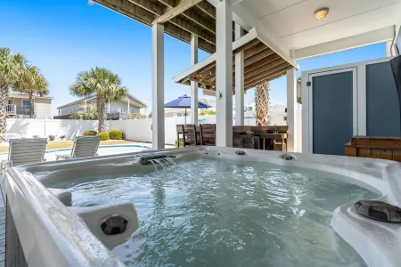 "Tides a Wastin Private Pool w/Opt Heat, Hot Tub, Tiki Bar, Elevator