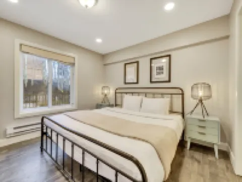 Ski-Out Access and Clubhouse Amenities - Cozy Mountain Retreat