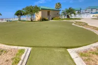 Spacious and inviting seaside condo with shared pools, hot tub, sauna Hotels in Baldwin County