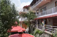 Kasar Himalaya Holiday Resort, Binsar Rd Hotels near Bajrang Bali Mandir