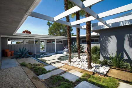 Glamorous Pool and Breathtaking Views - Captivating Hollywood Haven