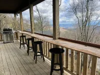 Mountain Lodge with Game Room and Scenic Views - Charming Retreat