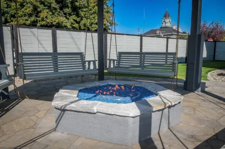 Private Kitchen and Outdoor Gathering Space - Charming Cozy Retreat