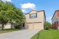 Spacious & Cozy Sugar Land Home – Perfect for Families and Remote Workers