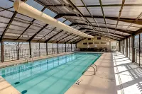 Golf course-adjacent condo with pools, hot tub & tennis Hotels in Oliver Township
