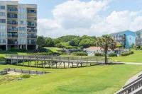 Two Swimming Pools and Tennis Courts - Elegant Oceanfront Haven Các khách sạn ở Emerald Isle