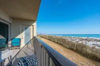 Spacious Balcony and Free Fun Included - Stunning Gulf-Front Oasis