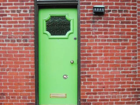 Chic Retreat - WiFi, Modern Decor, Central Locale