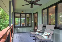 Game Room and Serene Mountain Views - Beautiful Spacious Retreat 조너선 크릭 호텔