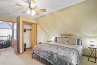 Private Hot Tub and Game Room Fun - Charming Cozy Retreat 클리어스프링 호텔