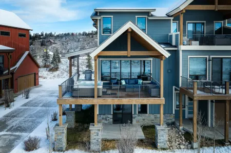 Gorgeous Views and Hot Tub - Amazing Mountain Haven