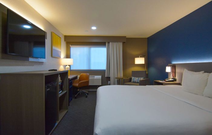 Comfort Inn & Suites Moreno Valley Near March Air Reserve Base