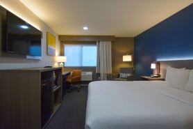 Comfort Inn & Suites Moreno Valley Near March Air Reserve Base