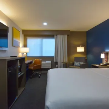 Comfort Inn & Suites Moreno Valley Near March Air Reserve Base