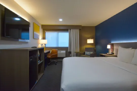 Comfort Inn & Suites Moreno Valley Near March Air Reserve Base