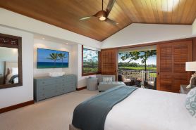 Redesigned Villa with Gourmet Kitchen and Scenic Lanai - Elegant Oasis