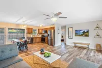 Pool*grill*fenced yard*pets ok*3 bedroom*2 bath*6 minutes to beach*private home