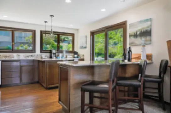 Beautiful Beach House and additional beach cabin with Olympic Mountain view