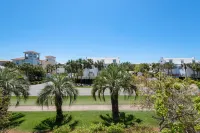 Lagoon Pool Access and Beach Proximity - Exquisite Coastal Haven