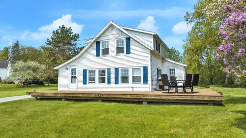 Picturesque Harbor Views - Retreat with Large Deck & Games Hotels in South Thomaston