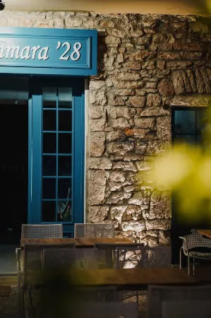 Himara 28 Hotel Отели в г. Dhermi