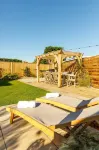 4Br Beach House Sleeps 10 - 5 Mins Walk to the Sea