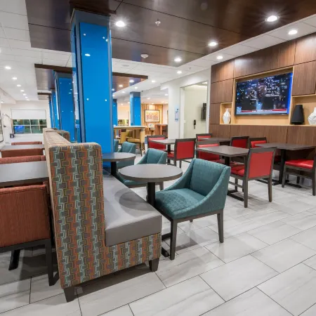 Holiday Inn Express & Suites LAKE CHARLES SOUTH CASINO AREA by IHG