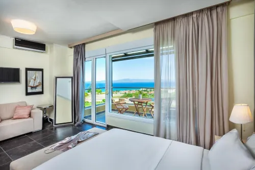 Kassandra的Sunny Villa Grande
