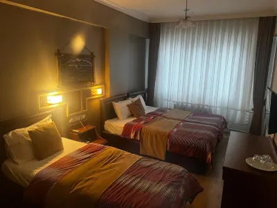 Otel Yalta Hotels in Tophane Mahallesi