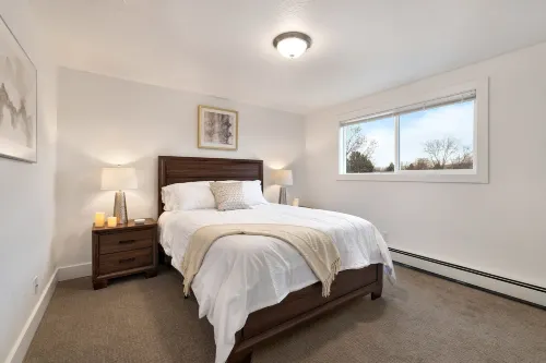 Comfortable Abode Near Historic Downtown - parking