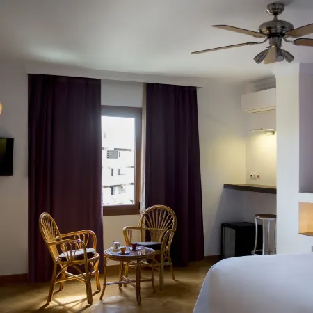 Hostal Alhambra - Adults Only