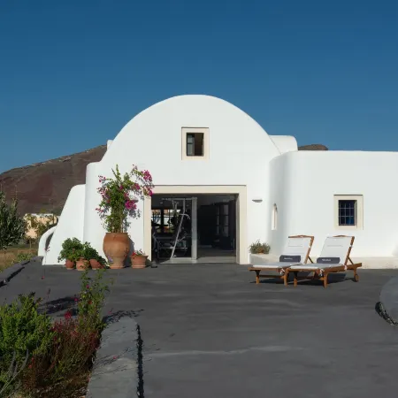 Perivolas Hotel