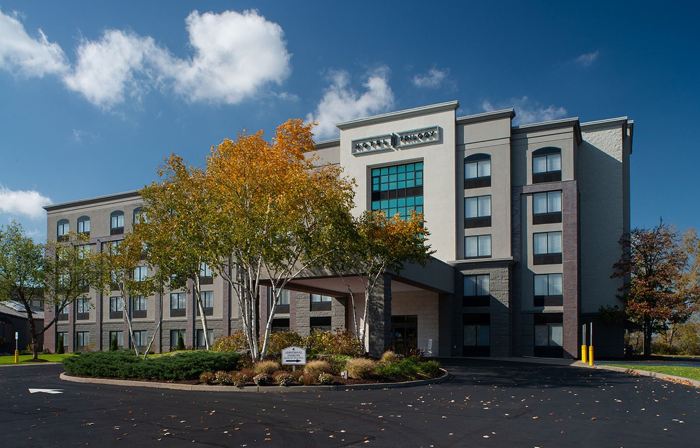 Hotel Trilogy Albany Airport, Tapestry Collection by Hilton