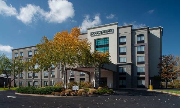 Hotel Trilogy Albany Airport, Tapestry Collection by Hilton