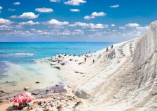 Apartment - Sleeps 12, Free Parking & Pet Friendly