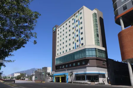 Tru by Hilton Monterrey Fundidora Отели рядом с достопримечательностью «Mexican History Museum»
