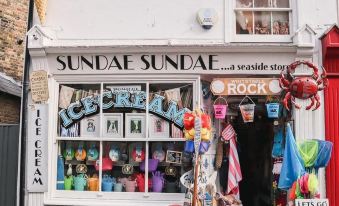 Whitstable's Beachcombers, Sleeps 10, Dog Friendly