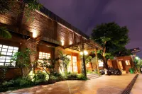 Java Villas Boutique Hotel & Resto Hoteles en Mergangsan