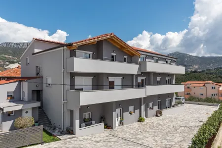 Apartments Villa Salona Sky Отели в г. Солин