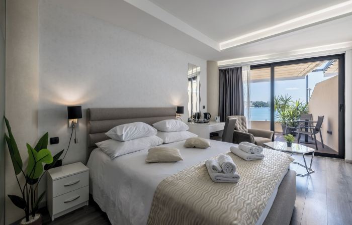 Sea View Luxury Rooms Seven of Nine