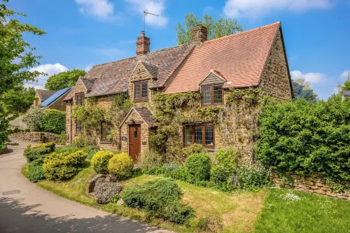 Tom Callows Gorgeous Cottage Oxfordshire