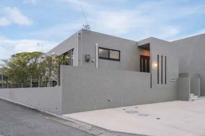 Private House u-zi house Hotel dekat Kochinda Sports Park