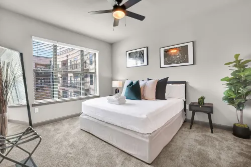 Ebony Ivory Midtown King Bed Hotels in Fulton County