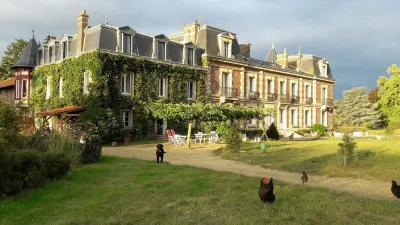 Château Le Quesnoy Hôtels à : Longueil-Sainte-Marie